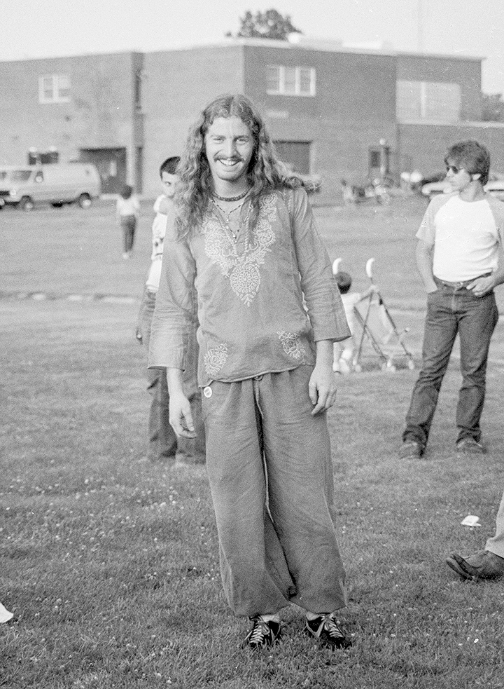 (above, l-r) Jay Blakesberg on ALJ’s School grounds in 1979.