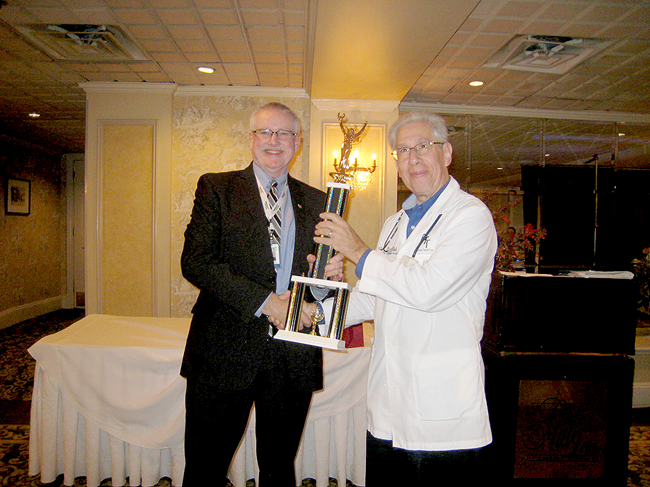 (above) Somerset Hills Business Network meeting. Bob Kelly from Supreme Energy, Inc., 30 second commercial winner with Bob Springer from BusinessTechTeam, head of SHBN.