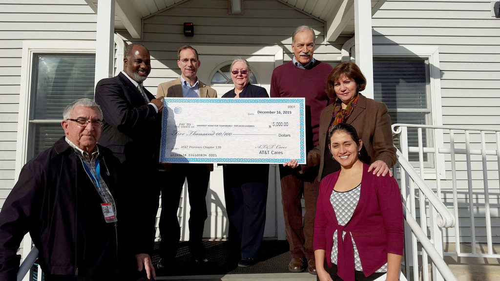 (above l-r) John Wright, AT&T Pioneer; David Walker, Somerset Home Executive Director and Green Brook resident; Michael Hickey, AT&T NJ Pioneers Chapter President; Glynis Golden, AT&T Pioneer; Ron Glover, AT&T Pioneer; Suzanne Balian, Life Member Club President, and Adriana Gonzalez, Somerset Home Development Associate.