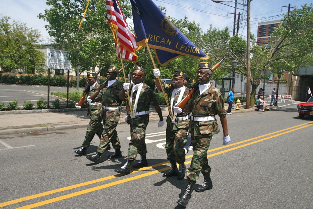 (right) Photos from the 2015 Memorial Day Parade can be found on www.joerenna.com